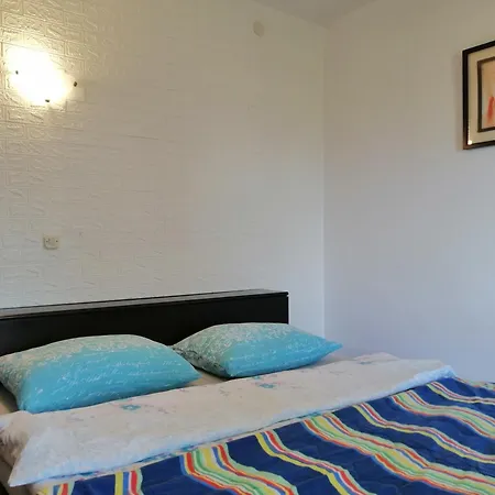 With Parking Space Valbandon, - 7355 Apartamento Fažana