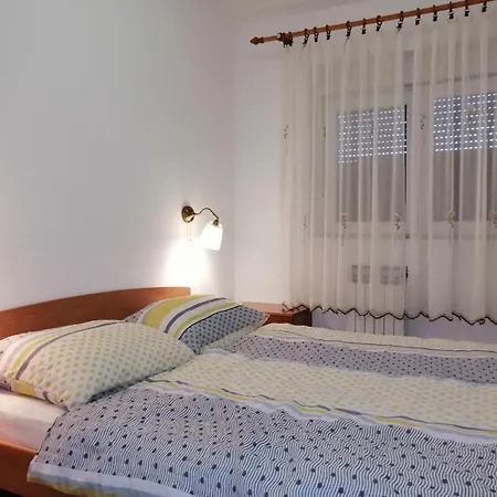 With Parking Space Valbandon, - 7355 Apartamento